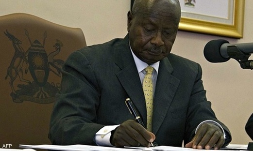 Presidente de Uganda firma ley que castiga la homosexualidad 