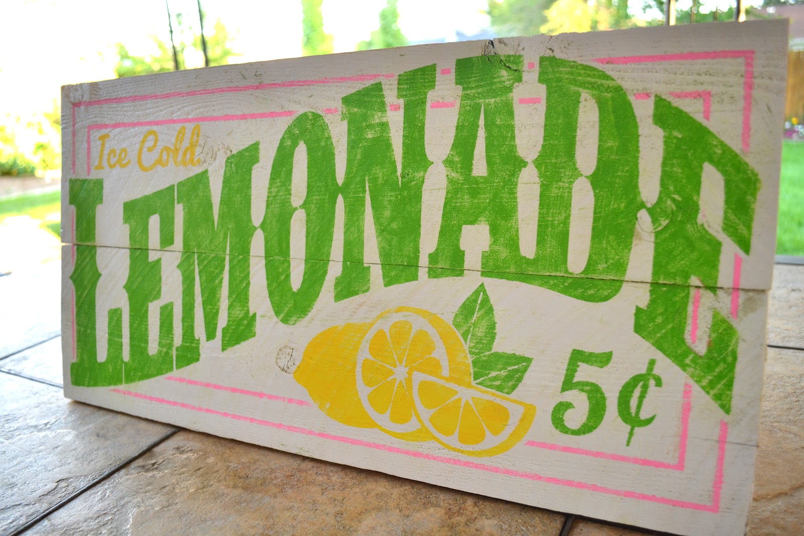 diy-old-fashioned-lemonade-sign-burton-avenue