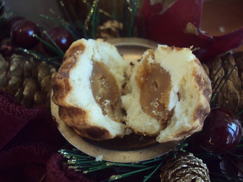 Nuci umplute cu crema caramel
