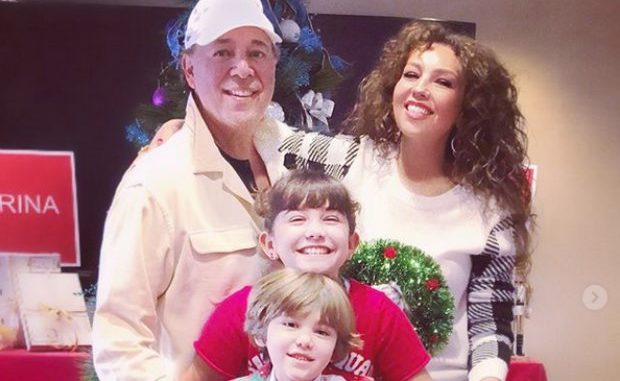 Thalía y su esposo Tommy Mottola lucen sensacionales junto a sus hijos