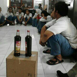 Pelajar SMK Pesta Miras Dicokok Polisi