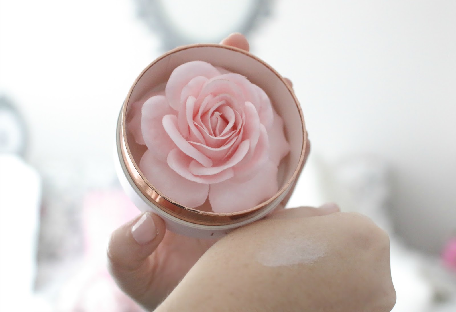 alliance hud død Elle Sees|| Beauty Blogger in Atlanta: Lancome La Rose Blush Review