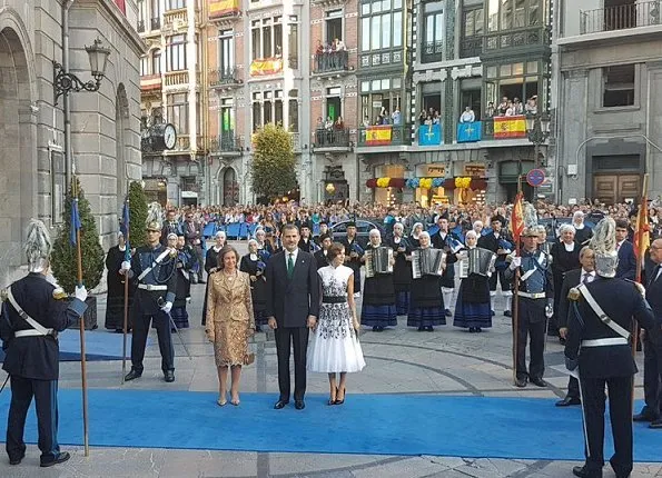 King Felipe VI and Queen Sofia. Queen Letizia wore Carolina Herrera Floral-Embroidered dress, Prada Pumps