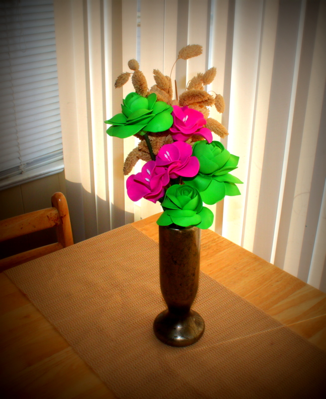 De todo manualidades How to make green foam flowers . Como hacer flores de goami o goma eva