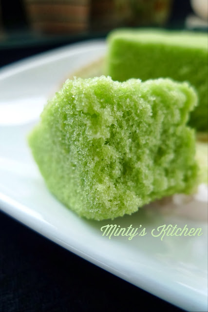 Pandan Sponge Cupcakes