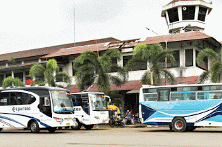 Terminal Amplas Salah satu terminal bis di Sumatera yang berada di Medan
