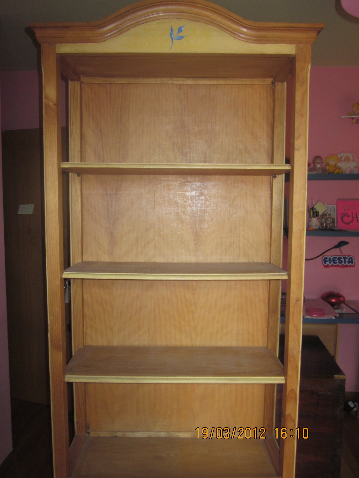 SEGUNDASMANOS: ESTANTERIA Y COMODA HABITACION INFANTIL