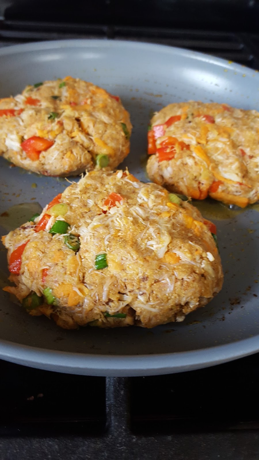 (VeggieLoaded) Crab Cakes with Dill Yogurt Sauce Chef Jen
