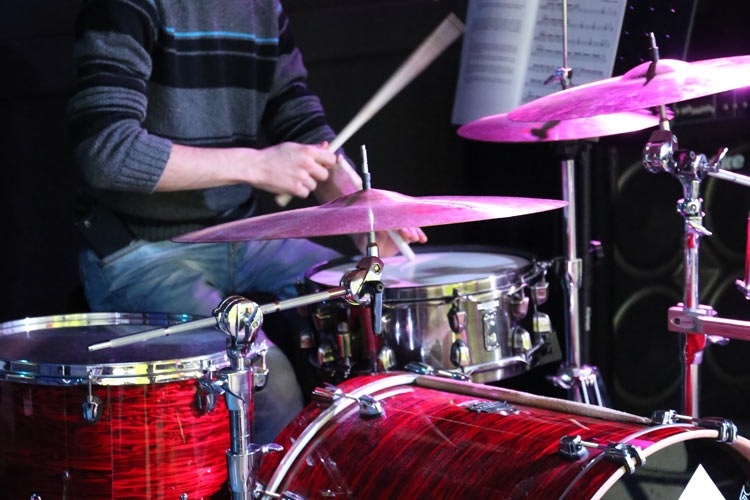 Piano Drums Singing Guitar classes in Noida. Music Academy in Noida