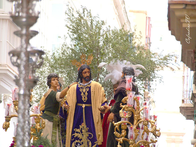 Fotos del Lunes Santo de la Semana Santa de Cádiz 2012