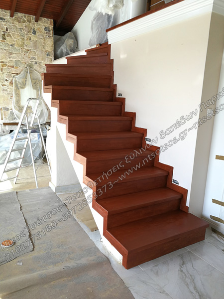 Βάψιμο ξύλινης σκάλας