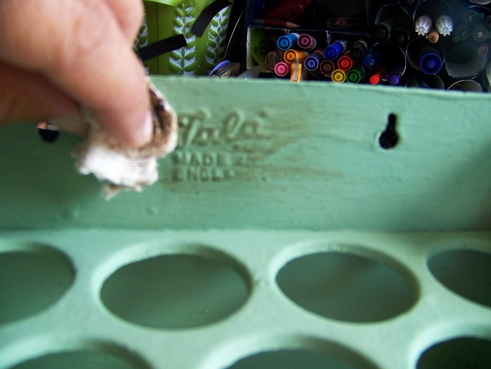A Pretty Talent Blog Using Dala Chalk Paint To Paint A Metal Egg Box