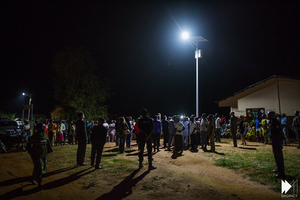 Le manque d’électricité au Liberia fait réagir Akon