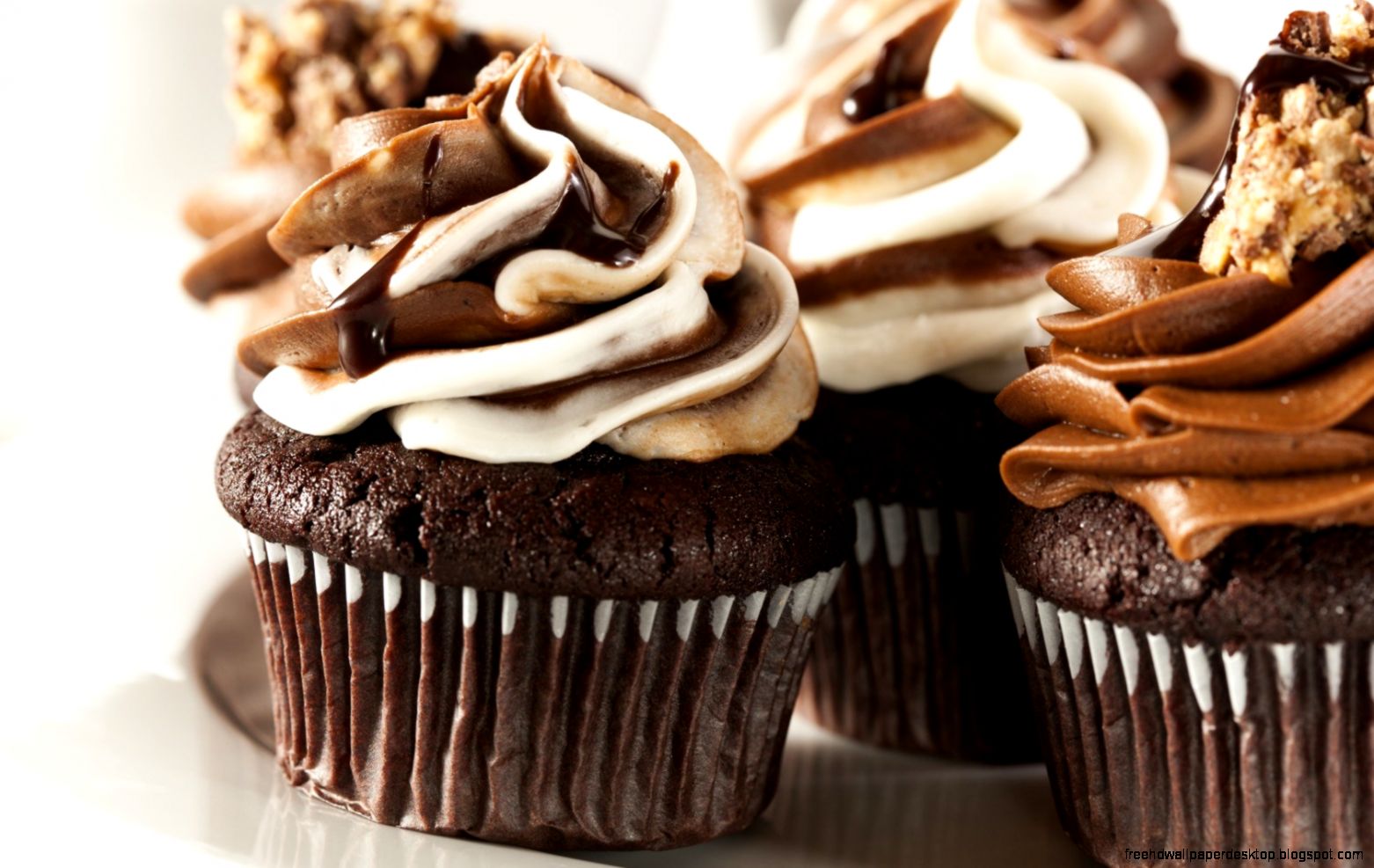 Cupcakes Berries and Cream 7018949