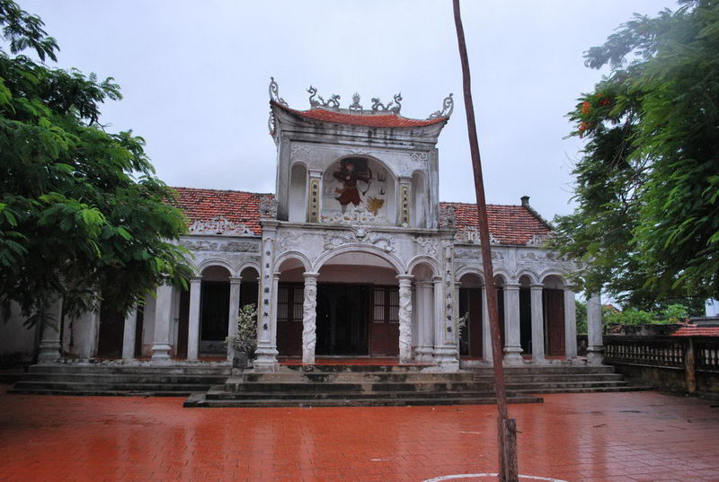 Đền thờ Phạm Công Chính ở đảo Quan Lạn