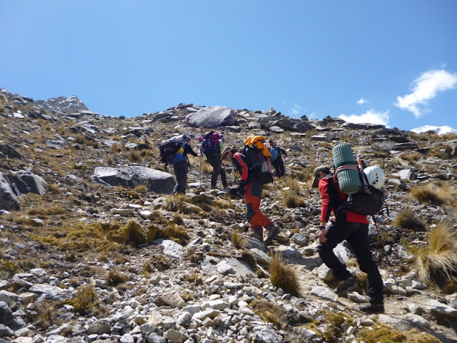 Cordillera Blanca:Tocllaraju(6034m)