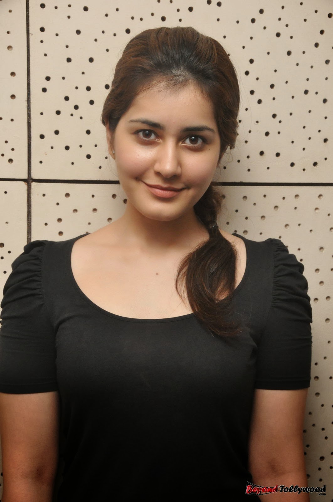 actress-rashi-khanna-photo-gallery+%285%