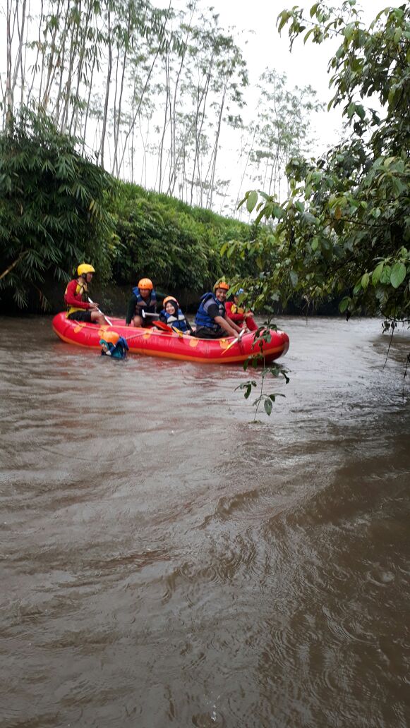 [Cuti Kemana] Bermain jeram bersama G-Raft, Glenmore.