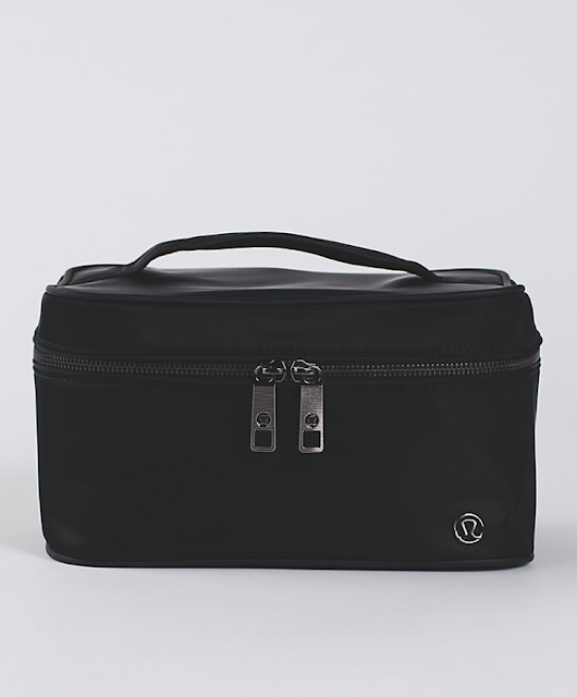 https://api.shopstyle.com/action/apiVisitRetailer?url=https%3A%2F%2Fshop.lululemon.com%2Fp%2Fbags%2FBreak-Free-Kit%2F_%2Fprod8351556%3Frcnt%3D12%26N%3D1z13ziiZ7z5%26cnt%3D76%26color%3DLW9AC4S_028751&site=www.shopstyle.ca&pid=uid6784-25288972-7