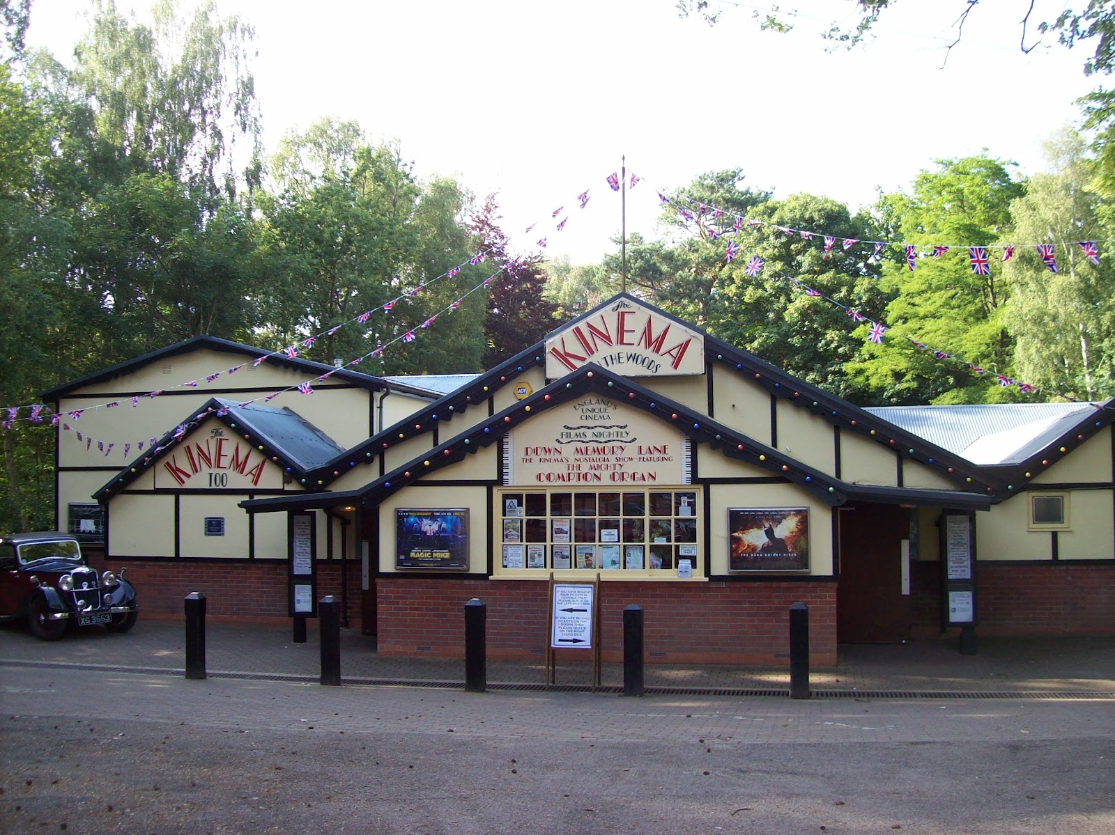 Miss Rosie Beau Woodhall Spa 40's Festival Pt1