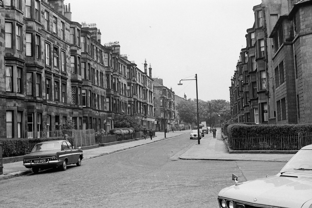 Amazing Vintage Photographs Capture Street Scenes of Dennistoun