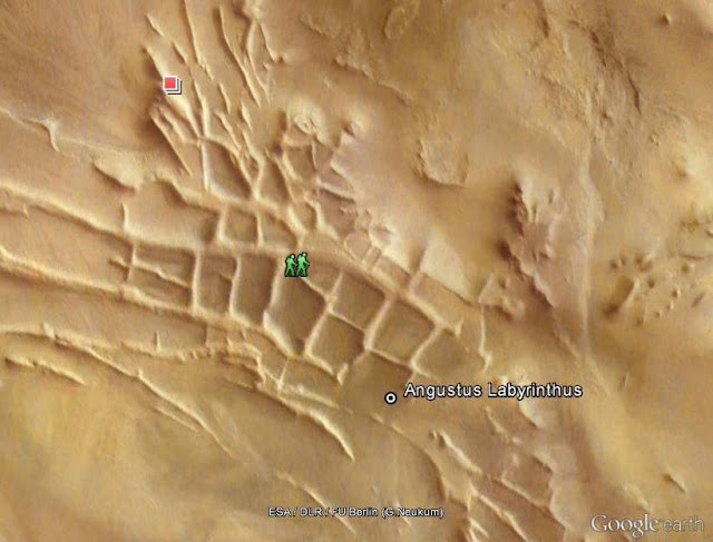 The Journal of Sundry Wonderments: A Couple of Oddities on Mars