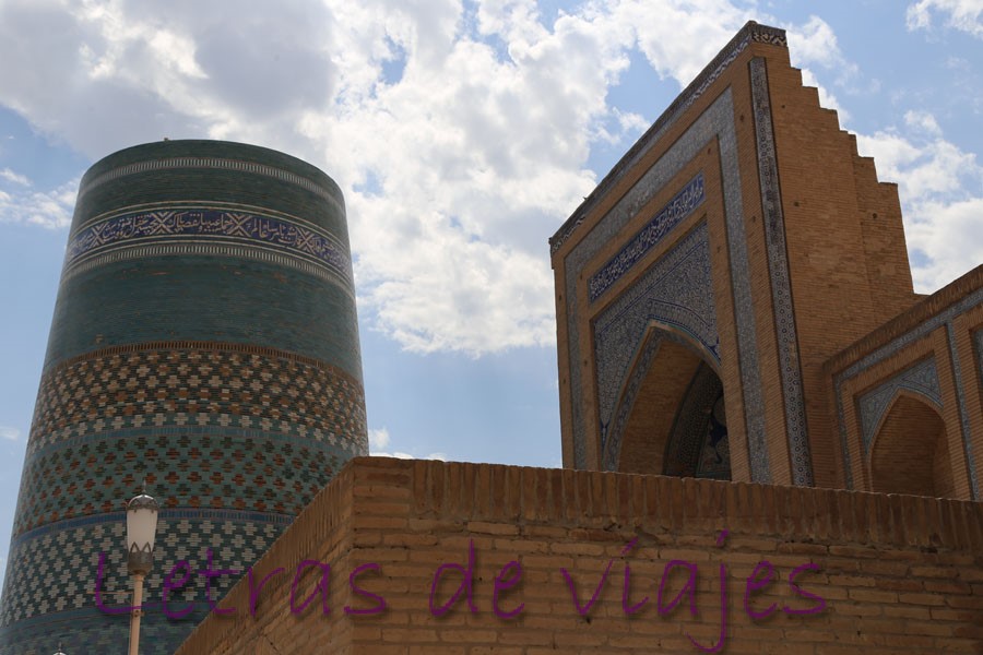 Letras de viajes Uzbekistán Khiva Madraza Mohammed Amin Khan