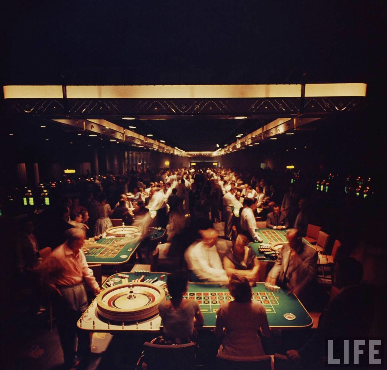 Vintage color photographs show the early days of Las Vegas' nightlife,  1950s - Rare Historical Photos