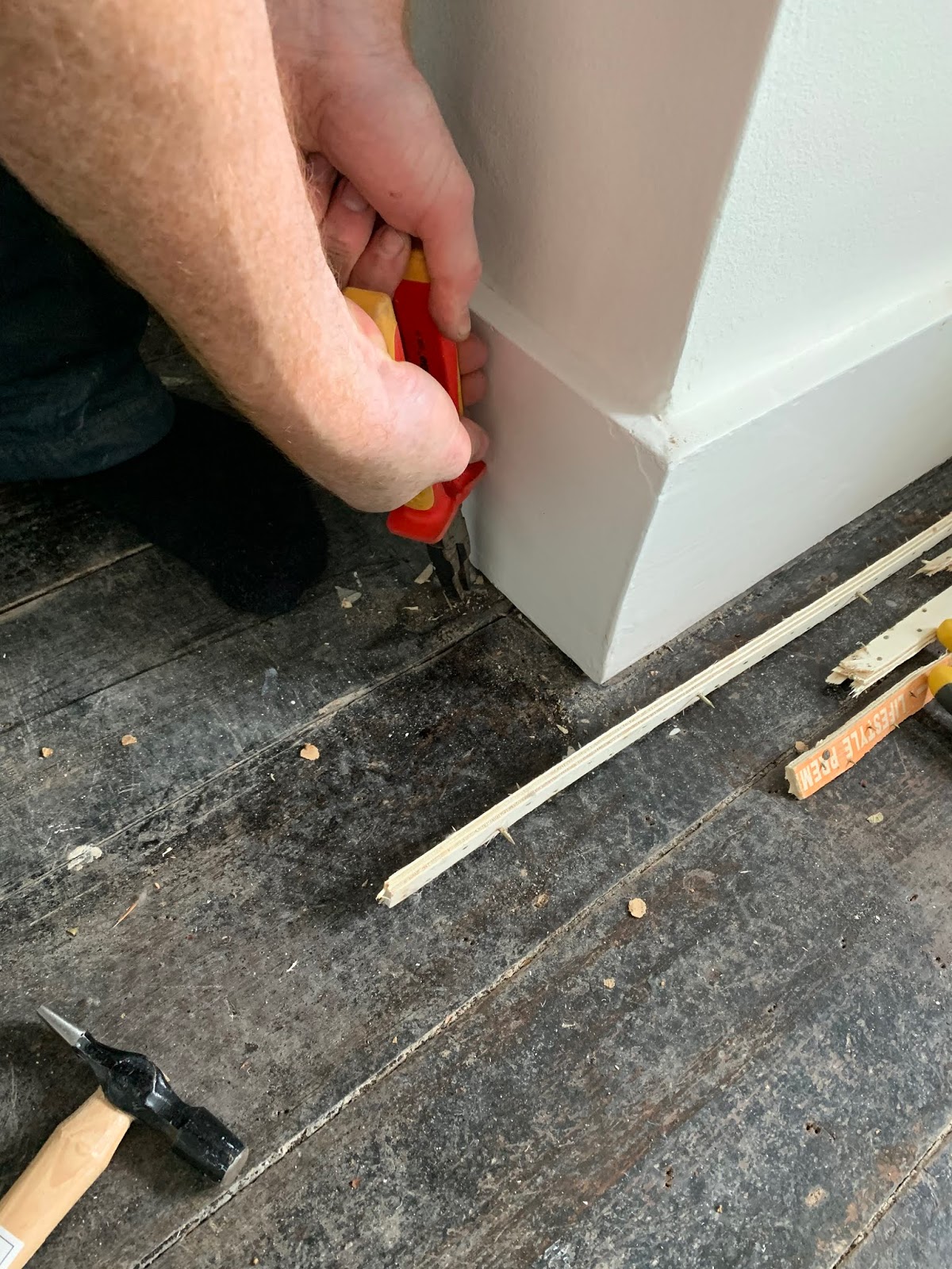 Interiors // Painting Wooden Floorboards {DIY guide} Roses and Rolltops