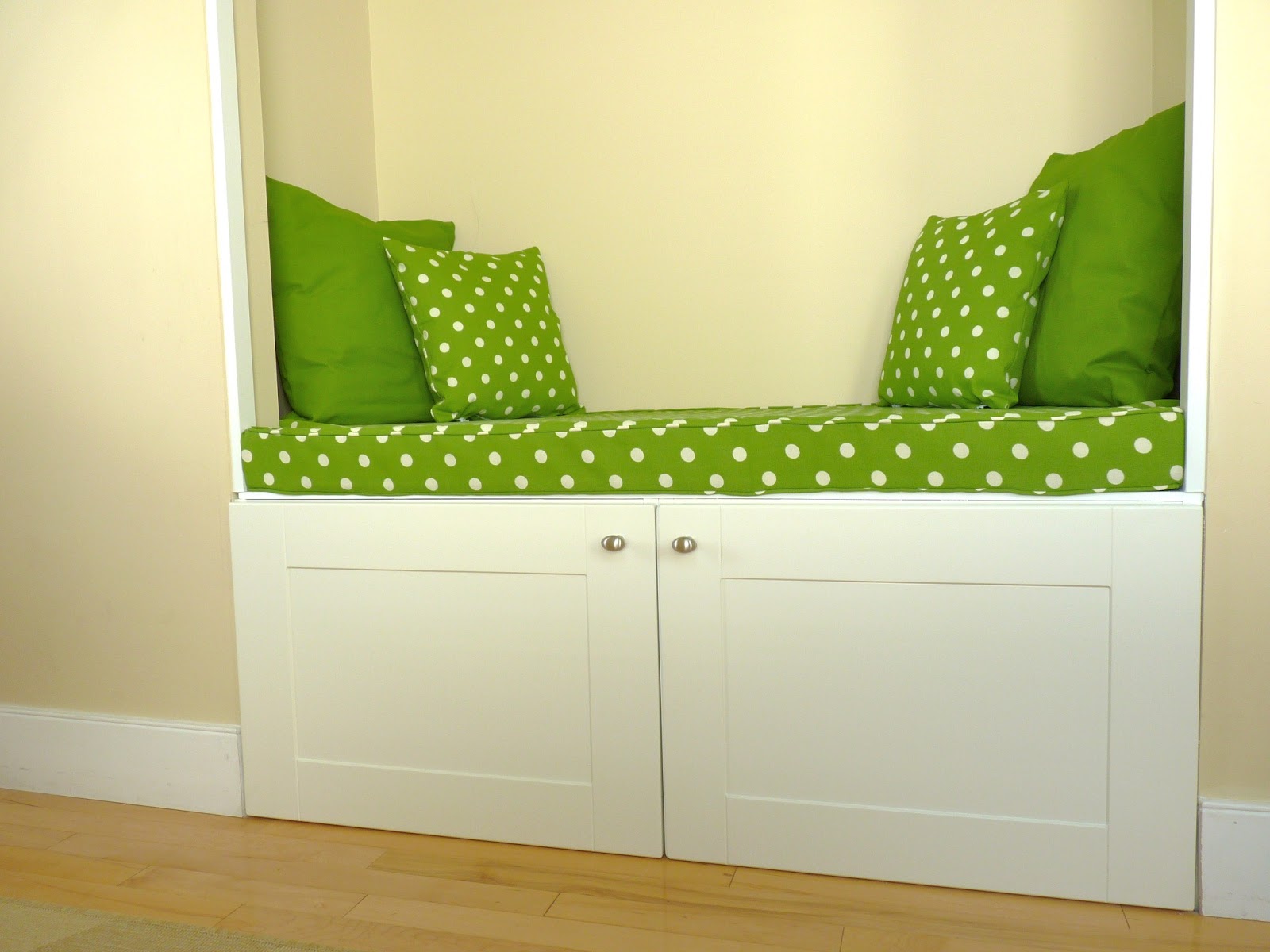 d i y d e s i g n: Closet-To-Nook Conversion with Custom Shelf