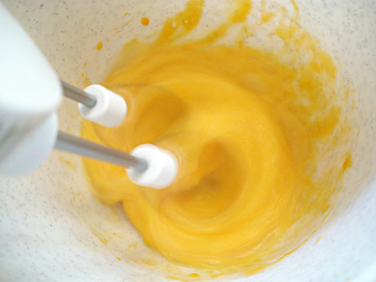 Mango-pineapple ice cream by Laka kuharica: whisk yolks until thickened
