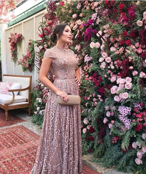 vestido longo com manga de festa