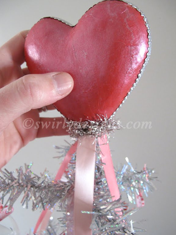 Swirly Designs by Lianne & Paul Howto Heart Tree Topper