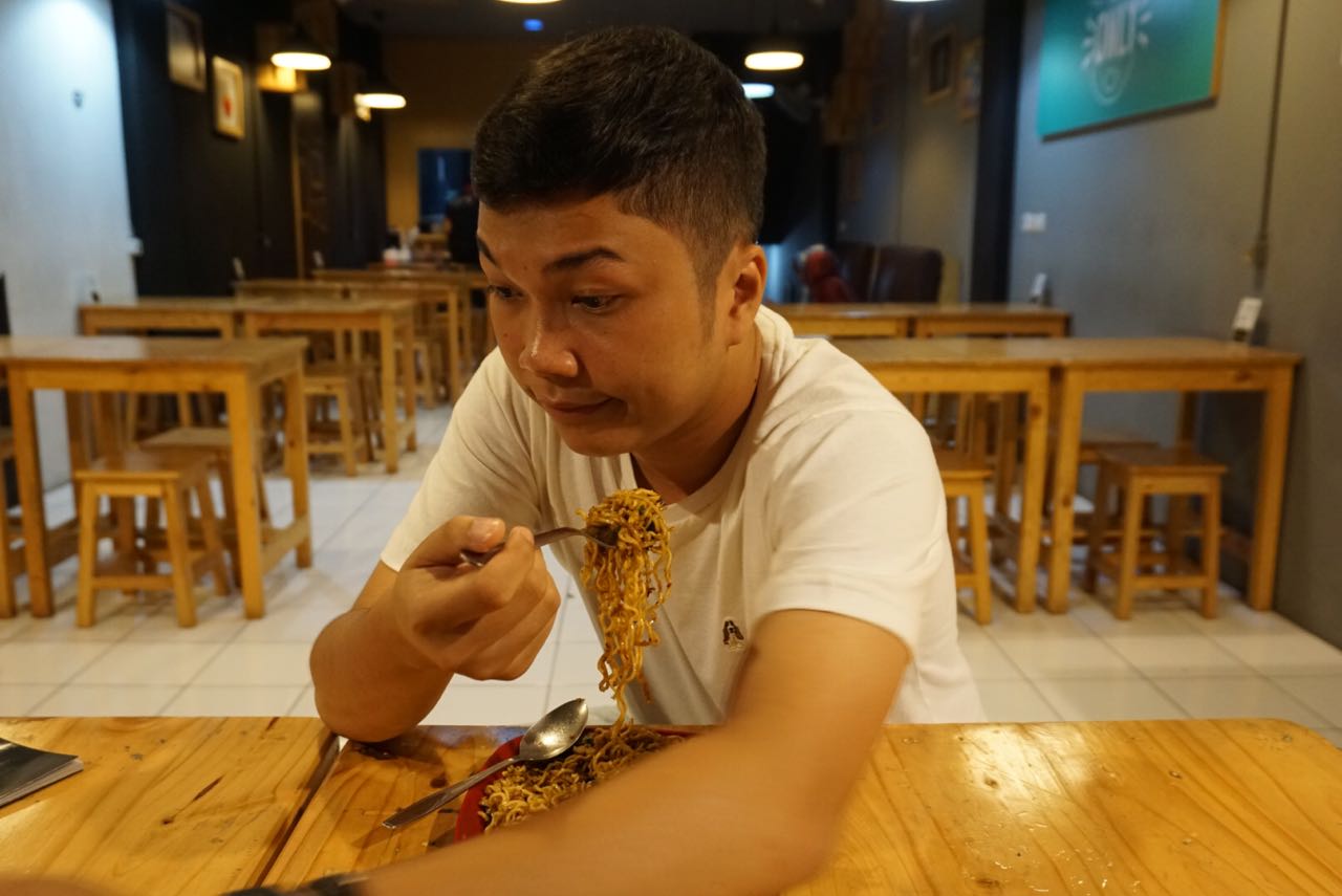 Kebiasaan Makan Mie Goreng ala Generasi Milenial - JDlines.com