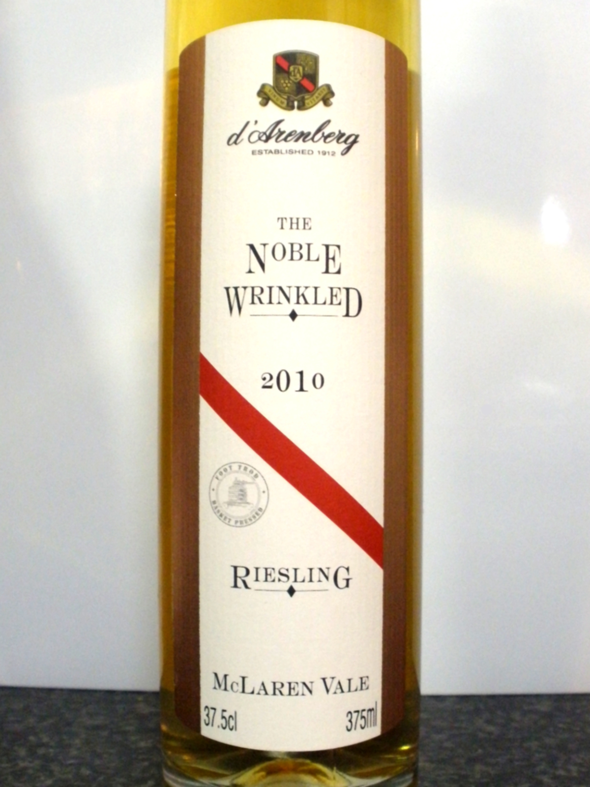Australian Wine Journal: D'ARENBERG THE NOBLE WRINKLED RIESLING 2010