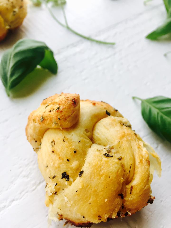 These extremely easy garlic parmesan knots are a delicious compliment to almost any main dish!