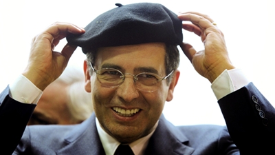 Tozé Seguro enfia barrete francês (in «Comunicador»)