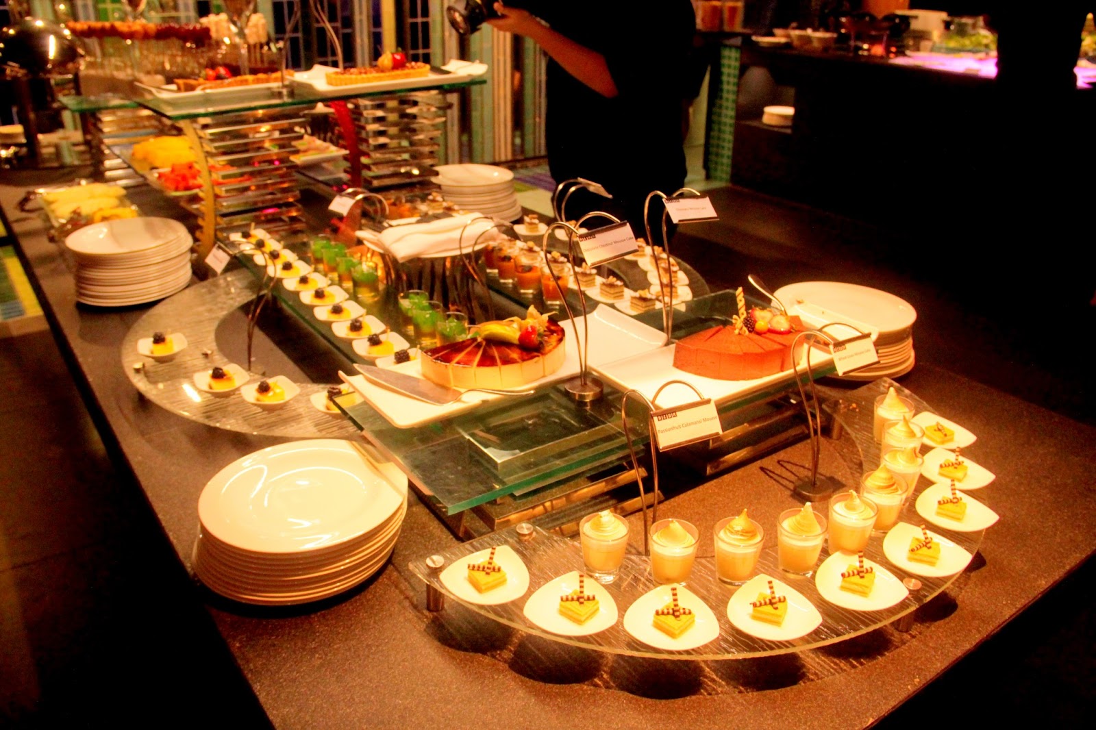 Weekend Buffet at Azur Restuarant, Crowne Plaza Changi
