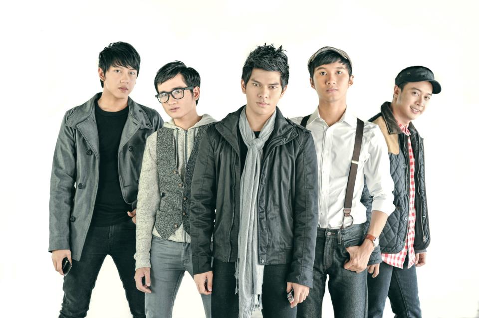 Life Musics Lyrics: Lirik Semenjak Ada Dirimu - 5Romeo