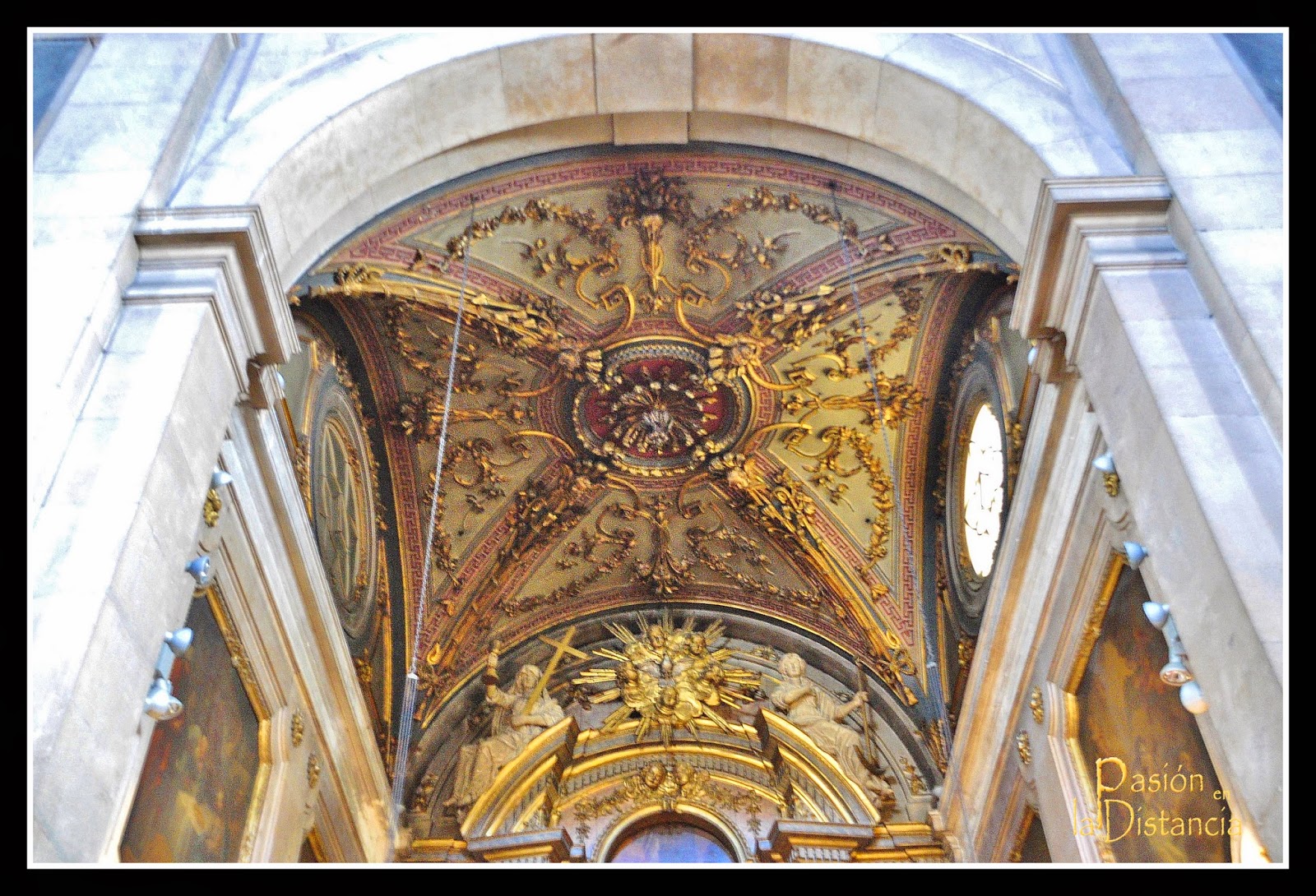 IGLESIA DE LA MADALENA EN LISBOA, PORTUGAL PASIÓN EN LA DISTANCIA