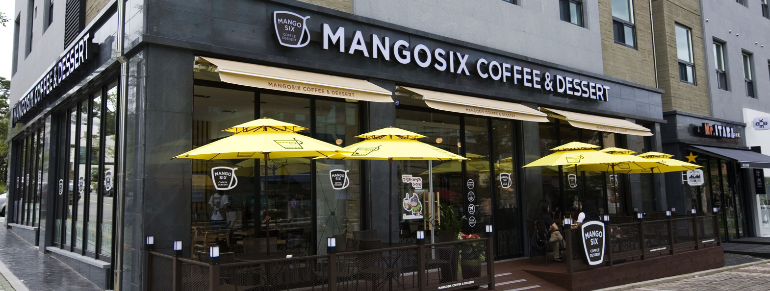 Coffee shops in Seoul,Korea Mango Six coffee&dessert