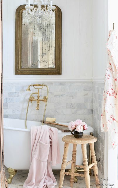 3 ways to add French Cottage charm to your bathroom in 5 minutes
