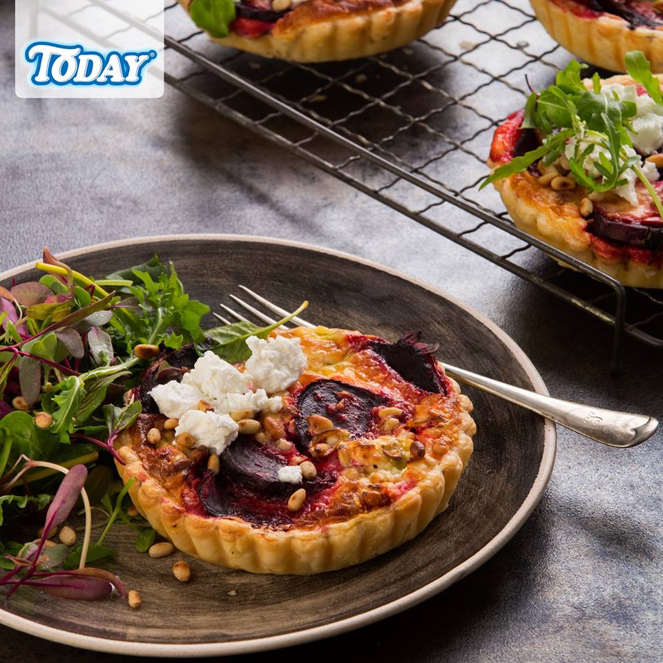 In en om die huis Beetroot and goat's cheese tart
