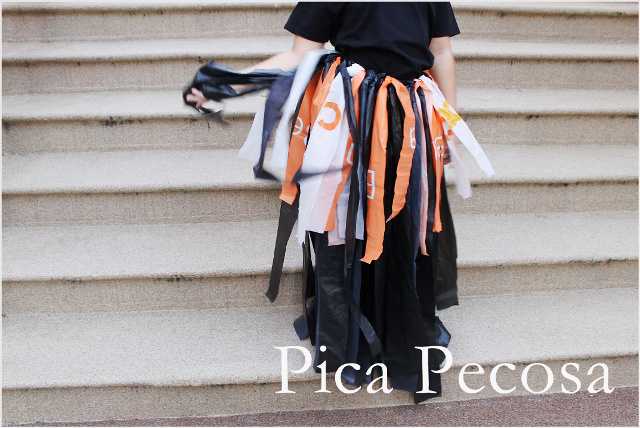 como-hacer-vestido-bruja-diy-halloween-con-bolsas-basura-recicladas
