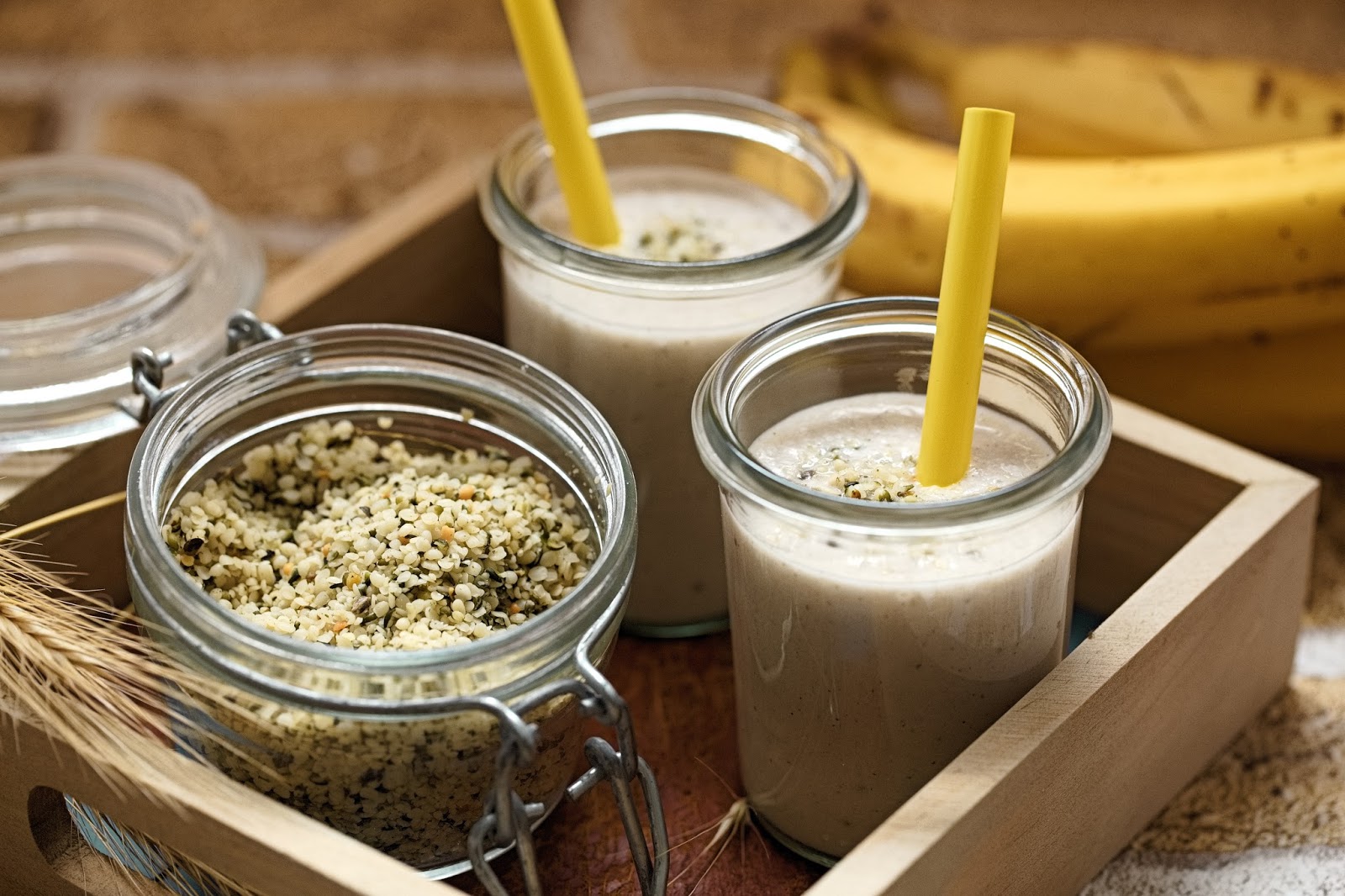 WEEKENDS IN THE KITCHEN HEMP, COCONUT MILK AND BANANA SMOOTHIE