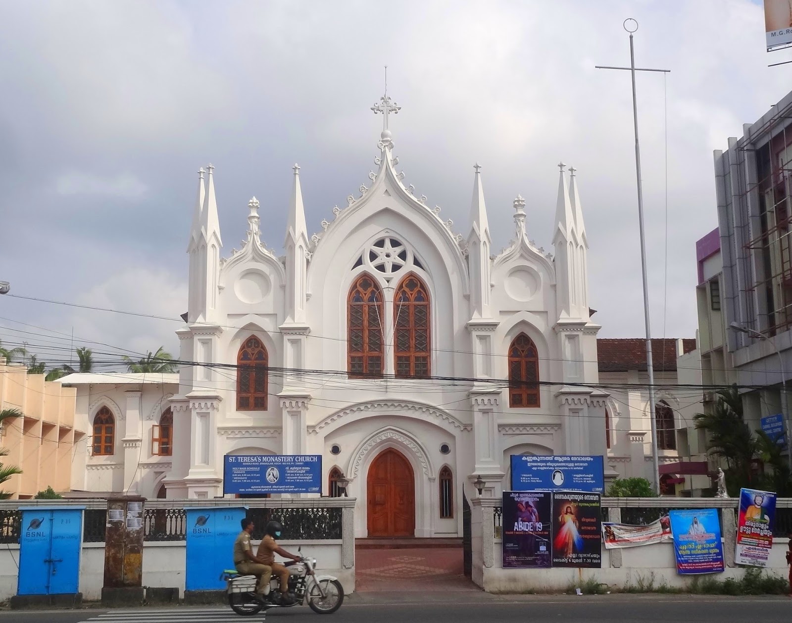 KERALA CHURCH INFOS Ernakulam St.Teresa's Monastery Catholic chuch