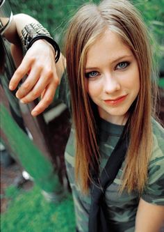Chord Kunci Gitar dan Lirik Lagu Avril Lavigne My Happy Ending