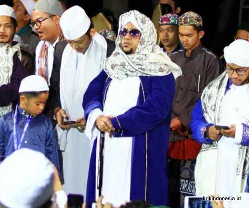 Kumpulan Lirik Sholawat Nurul Musthofa - Lirik Lagu Populer