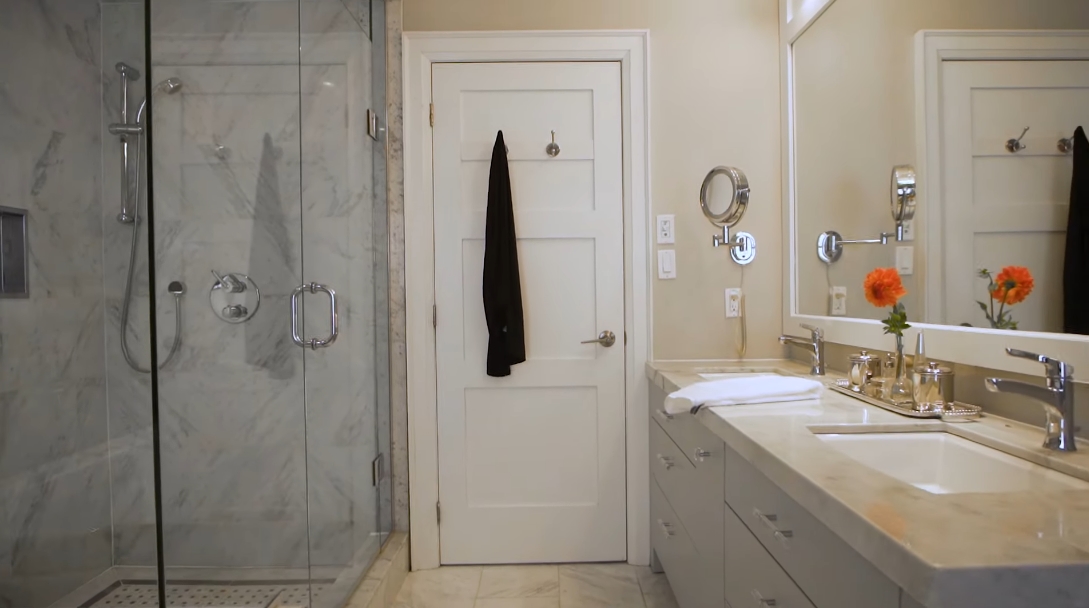 29 Interior Design Photos vs. 54 Manor Rd E, Toronto Luxury Home Tour