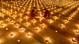 niños-lamas-encendiendo-velas